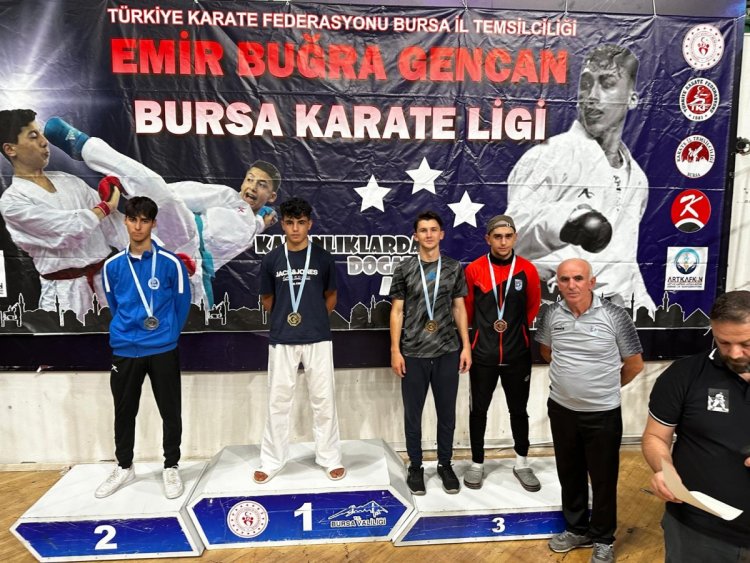 Şanlıurfalı gençlerden karate  şampiyonasında büyük başarı